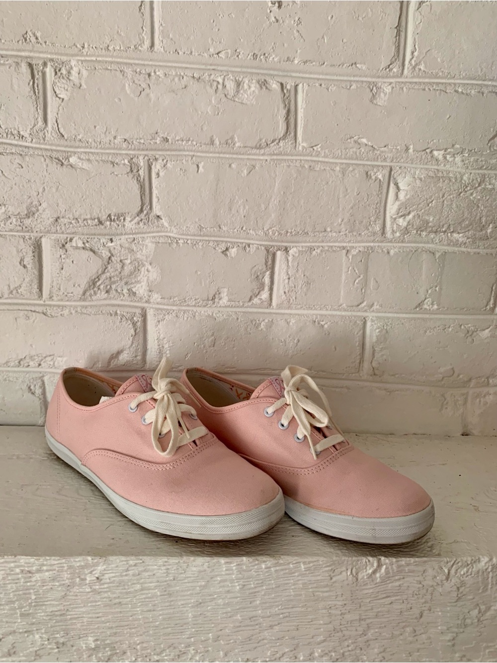 Keds Pink Canvas Lace-Up Flats Round Toe Breast Cancer Ribbon Women’s US 8.5
